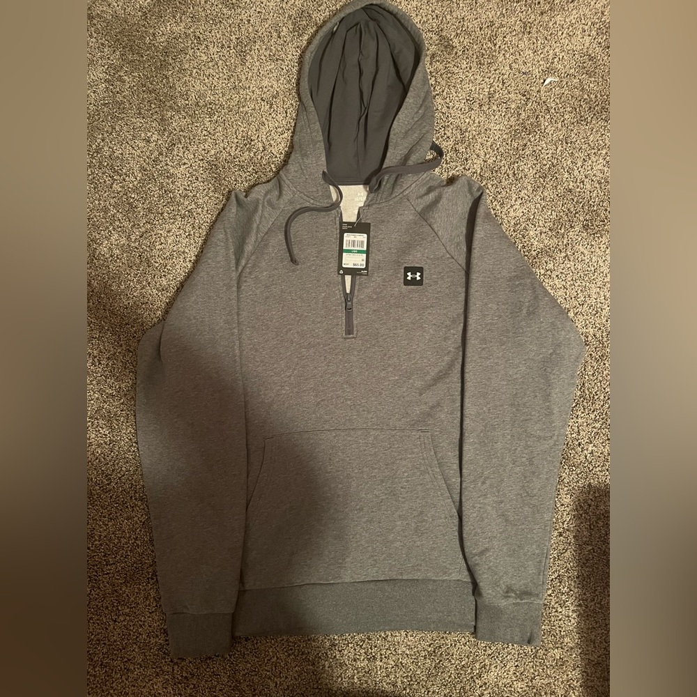 gray sweatshirt